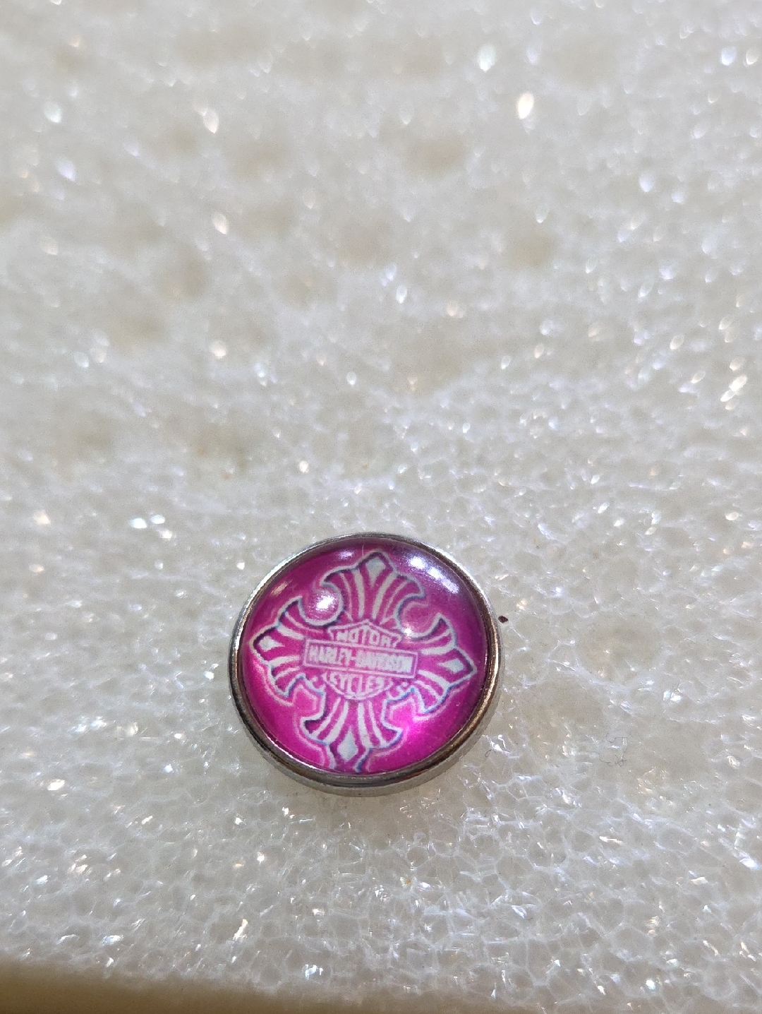 Harley-Davidson Hot Pink Cross Snap Charm 18mm